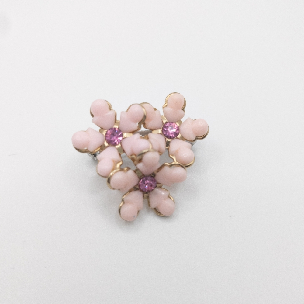 Retro Necklace, Earrings, and Brooch In Beautiful Pastel Pink Feminine Cottage - Picture 4 of 5